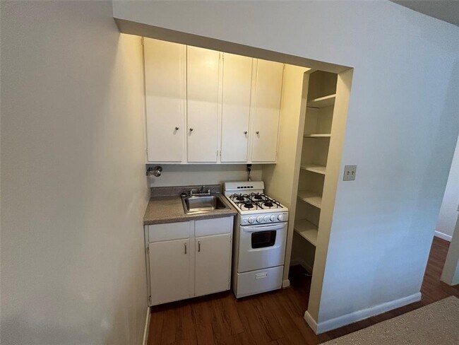 Foto del edificio - 1212 W 13th St