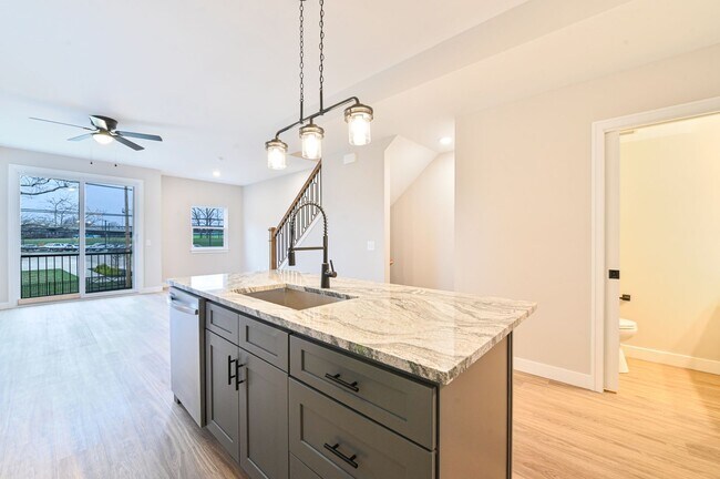 Foto del edificio - Walworth Townhomes