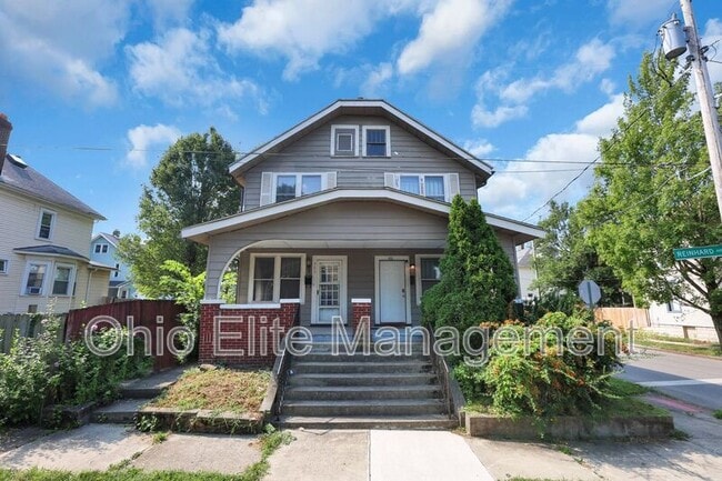 Building Photo - 463 Reinhard Ave