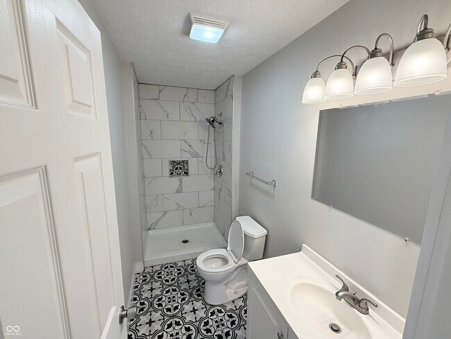 Foto del edificio - 3449 Boulevard Pl