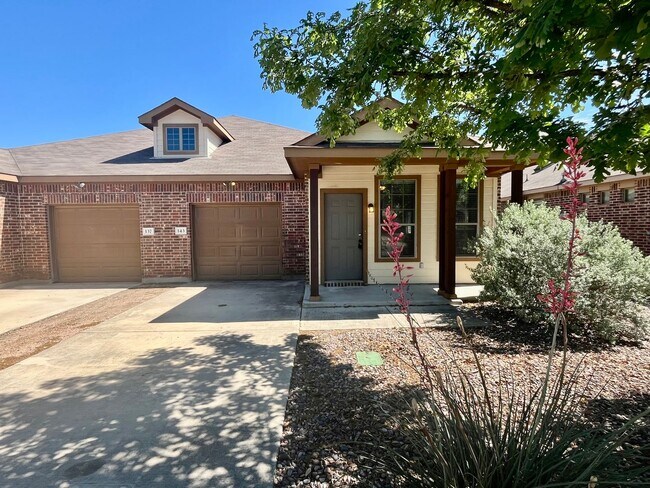 Building Photo - Luxury Duplex Home in Kyle, TX