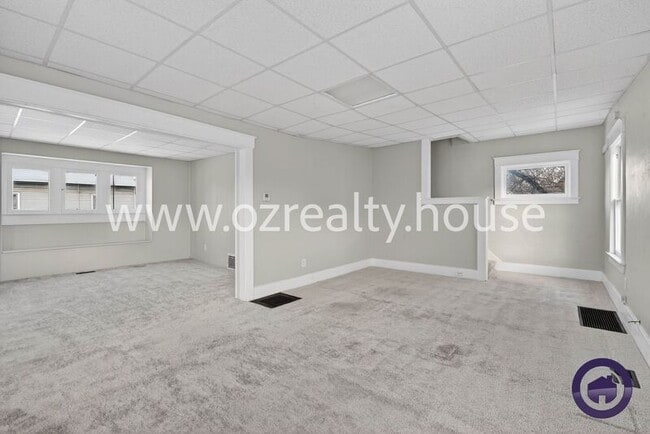 Building Photo - 3940 Vermaas Ave