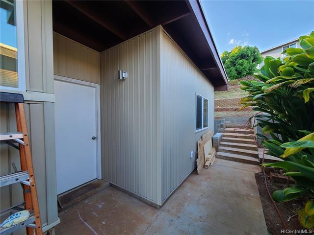 Building Photo - 1470 Hoohaku St