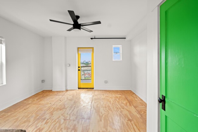 Foto del edificio - 217 W 13th St