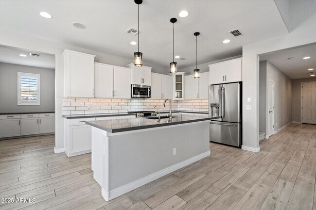 Building Photo - 25509 N 140th Dr