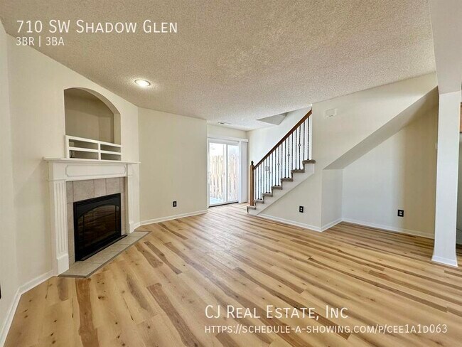 Building Photo - 710 SW Shadow Glen Dr