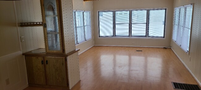Foto del edificio - 2540 Colonial Ave