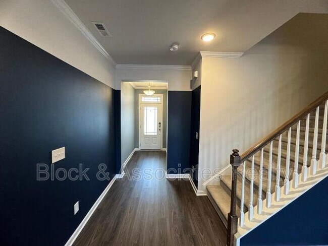 Building Photo - 755 Amarra Dr