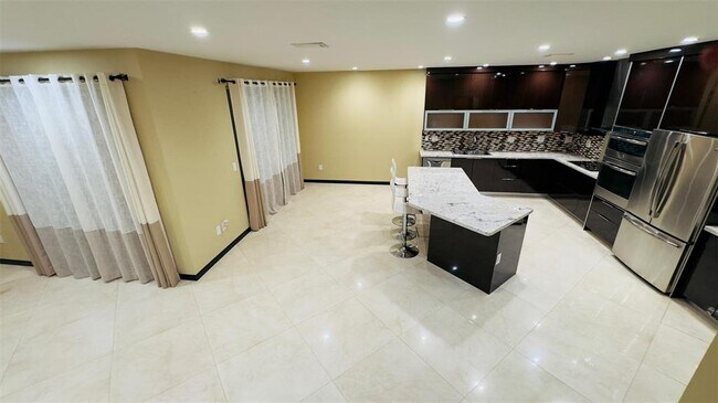 Foto del edificio - 1094 Redwood St