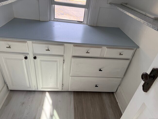 Foto del edificio - 18 Fennbrook Rd