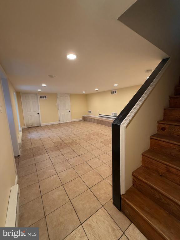Building Photo - 10 Woodmont Rd