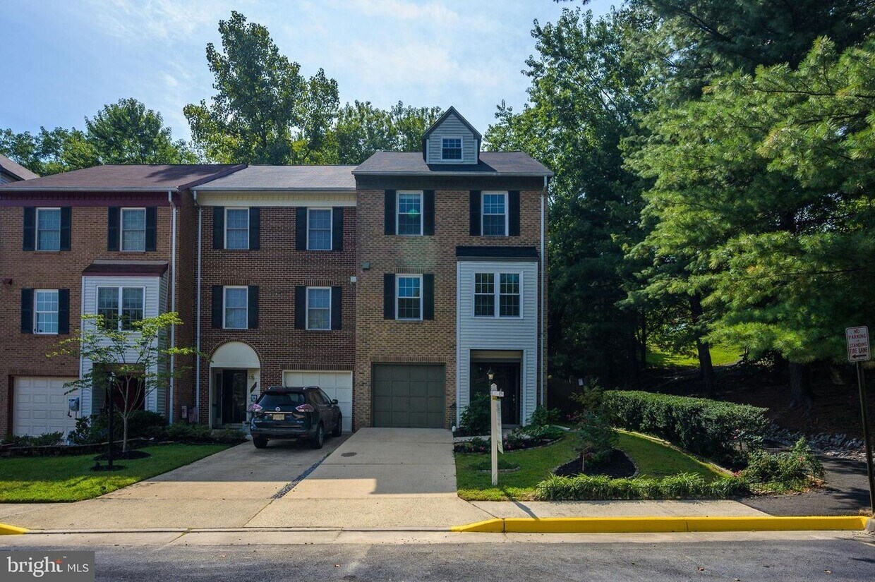 Foto principal - 6029 Crocus Ct