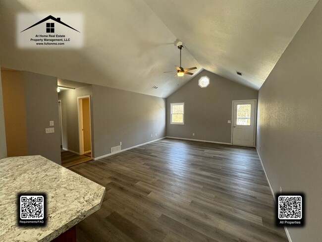 Building Photo - 1313 Lecar Dr