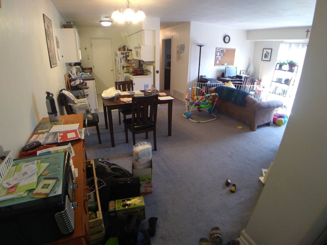 Building Photo - Blacksburg, 2 BR / 1 BA, Available in August