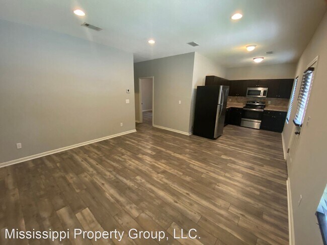 Building Photo - 4 br, 4 bath House - 406 Shady Park Cove