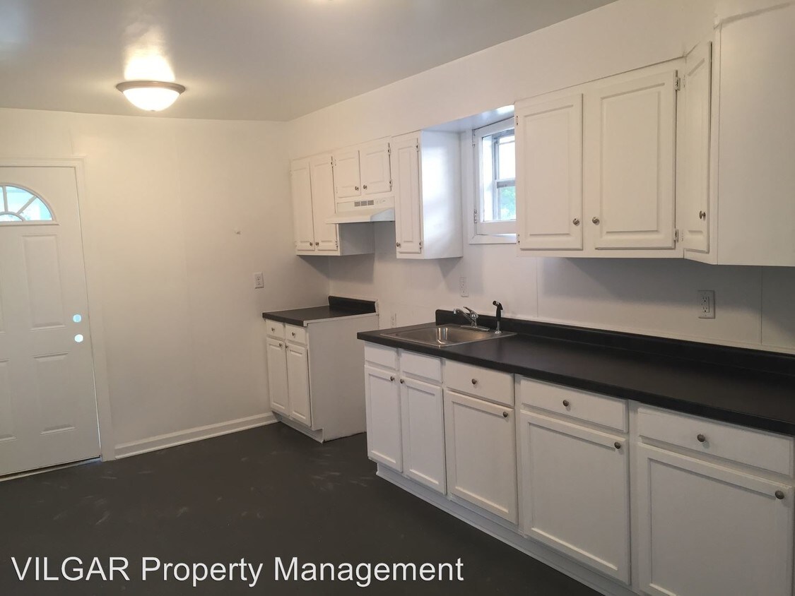Primary Photo - 1122 Wilcox St