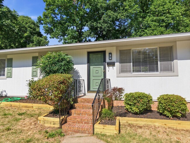 Building Photo - Fully Renovated 3 Bed / 2 Bath Ranch Near Downtown Raleigh & the Greenway!