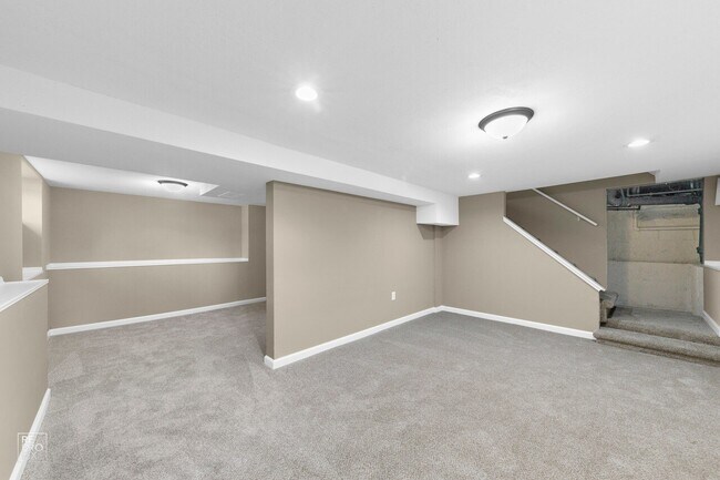 Building Photo - 7603 Deep Spring Rd