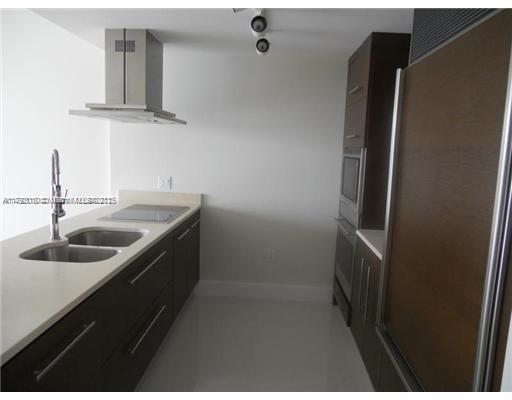 Foto del edificio - 495 Brickell Ave