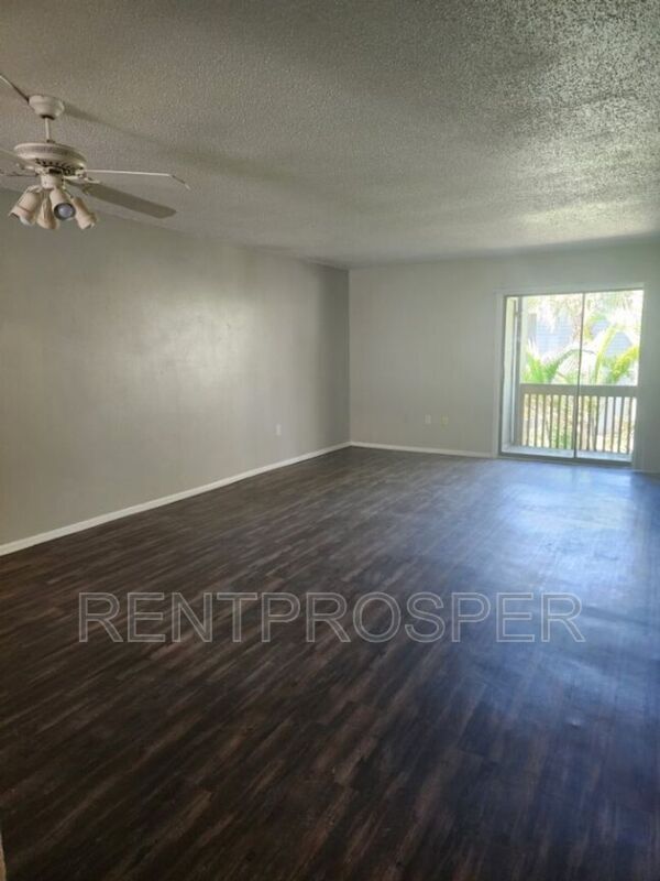 Building Photo - 324 Scottsdale Square