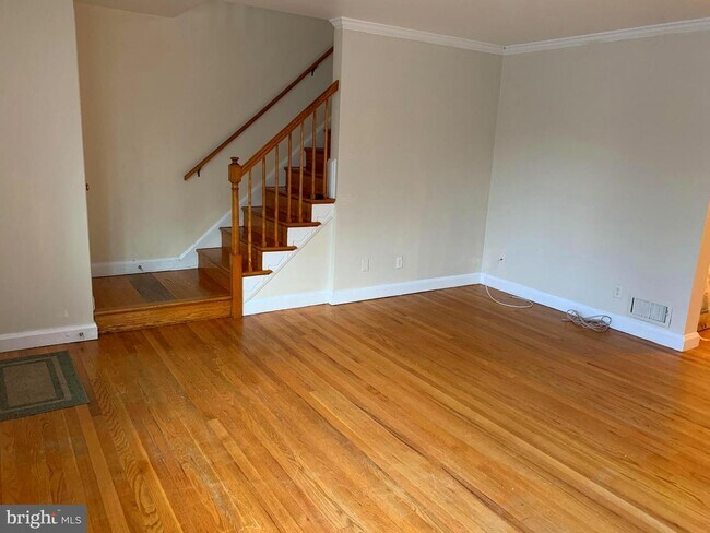 Building Photo - 976 Fairmount Ave