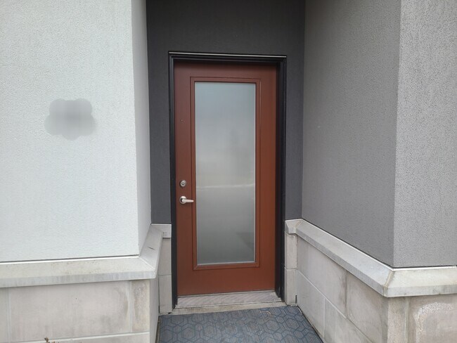 Building Photo - 550 Sandison St