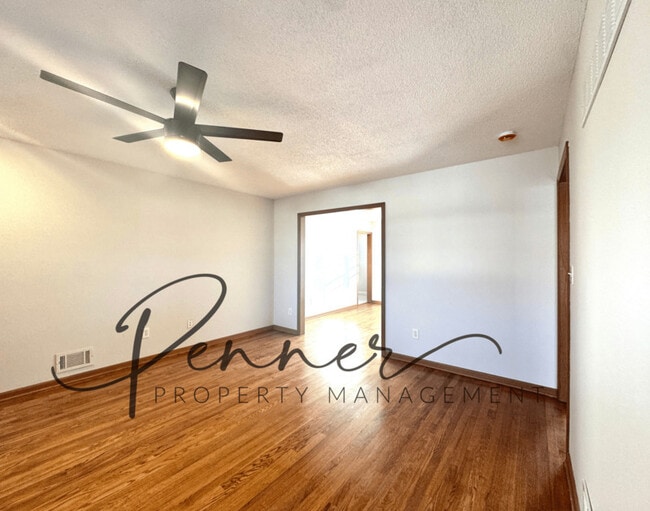 Foto del edificio - 807 NE Magellan Ave