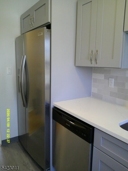 Foto del edificio - 7 Bashford Ave