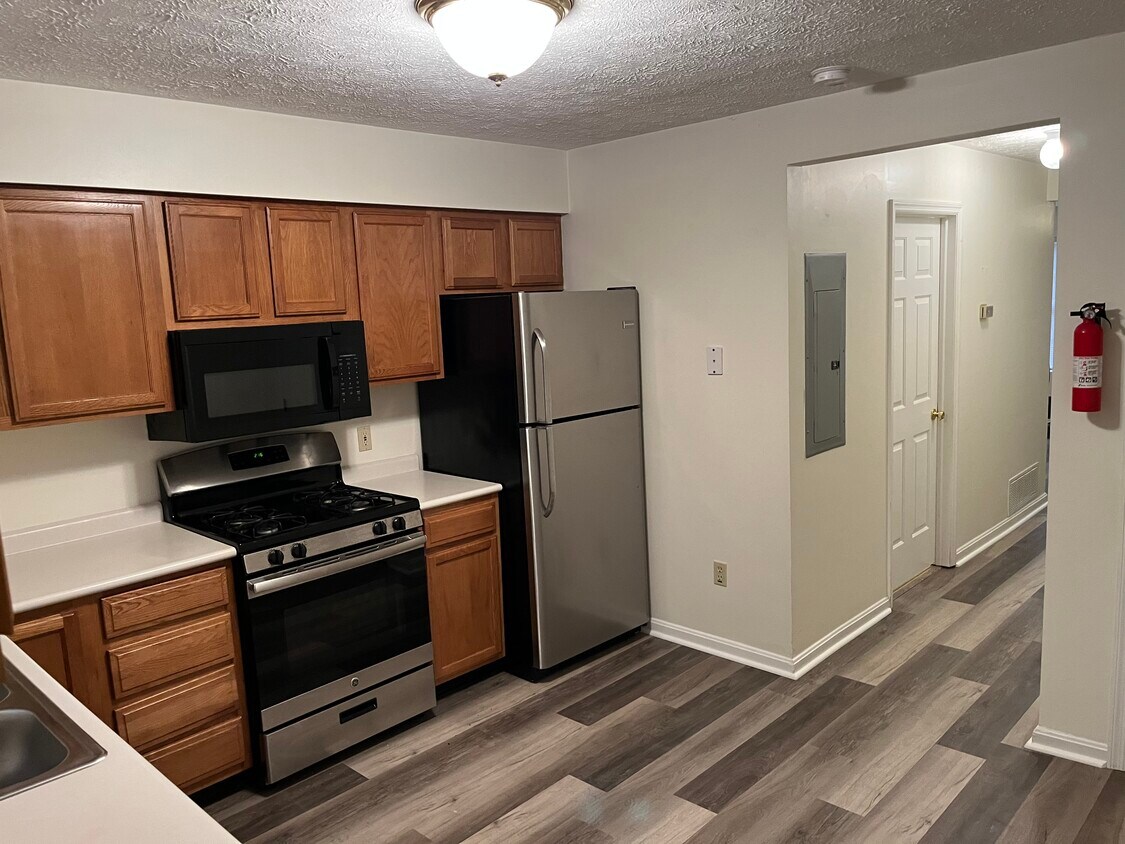 2604 Main St, Hurricane, WV 25526 Townhome Rentals in Hurricane WV