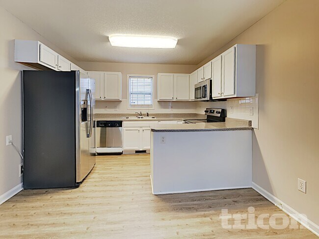 Building Photo - 262 Santee Cir