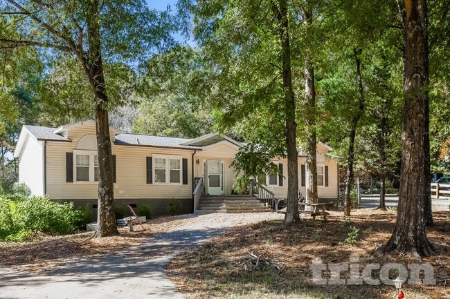 Building Photo - 445 Fern Hill Rd