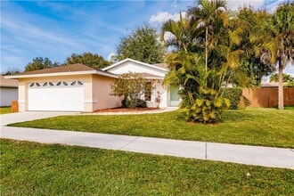 Building Photo - 2431 Pinehurst St