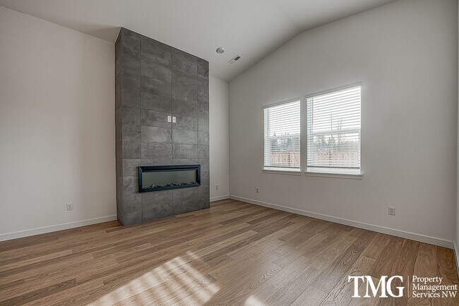 Building Photo - Spacious Single-Level Battle Ground Home