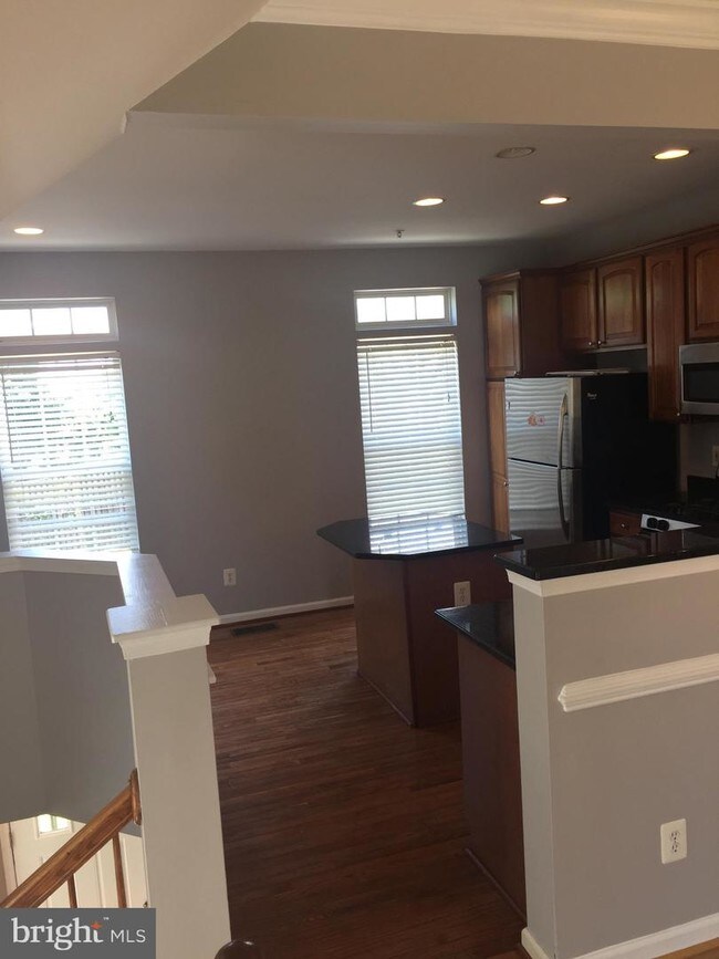 Building Photo - 3553 Ellery Cir