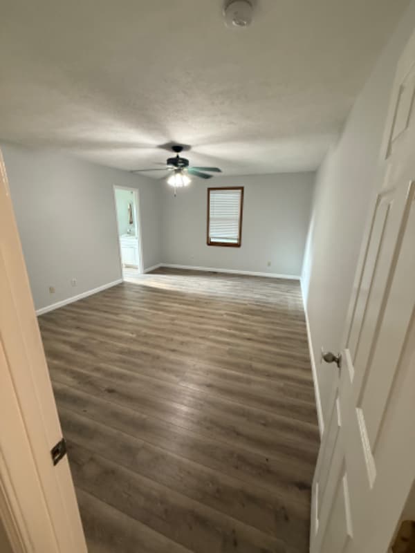 Building Photo - 254 Circle Dr