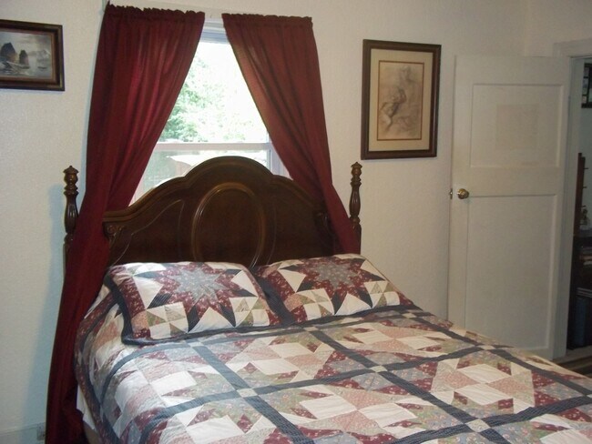 Foto del edificio - 110 Longhill Rd