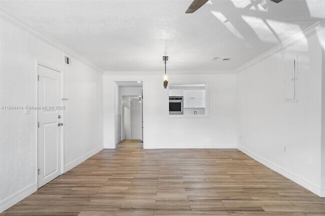 Foto del edificio - 6381 SW 39th St