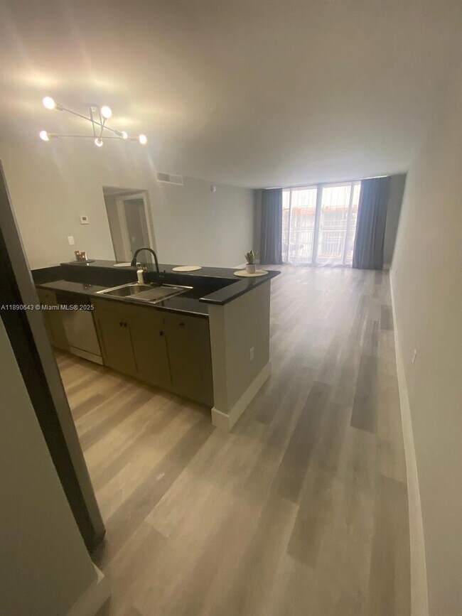 Foto del edificio - 10350 W Bay Harbor Dr