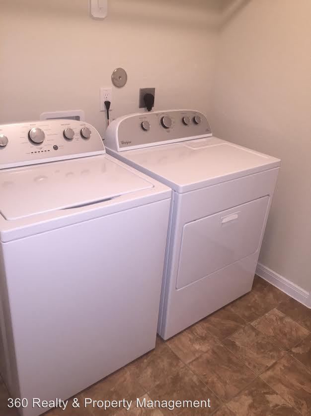 Foto del edificio - 15423 Grant Rd