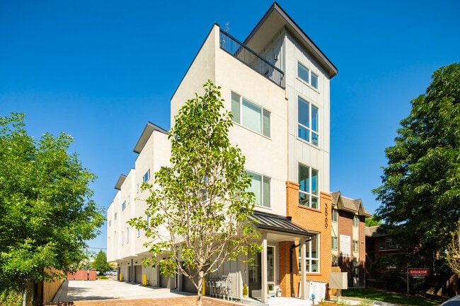 Building Photo - 3569 S Pennsylvania St