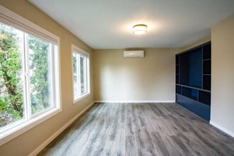 Building Photo - 4149 SE 37th Ave