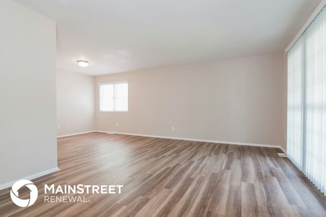 Foto del edificio - 2050 N Downs Dr