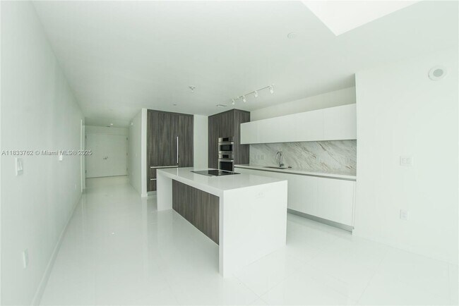 Foto del edificio - 851 NE 1st Ave