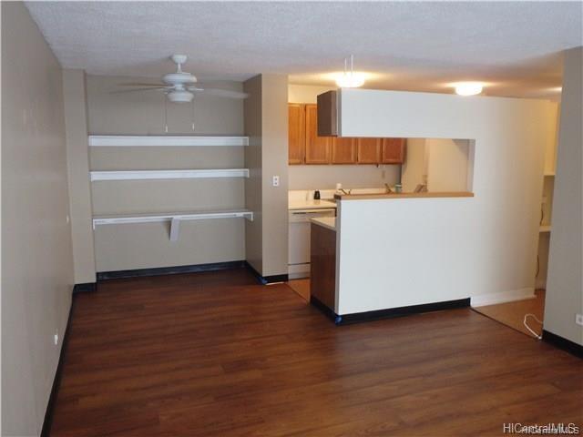 Building Photo - 2415 Ala Wai Blvd