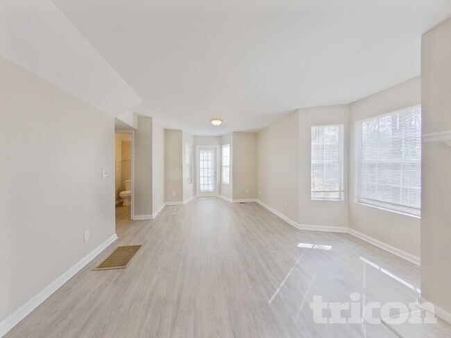 Foto del edificio - 3912 Laurel Bend Dr