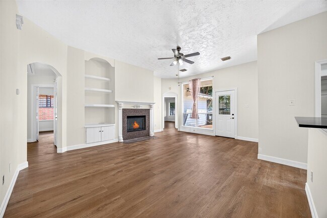 Foto del edificio - 15307 Flemington Ave