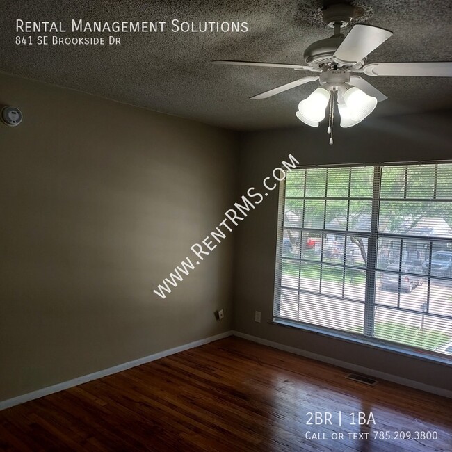 Building Photo - 841 SE Brookside Dr