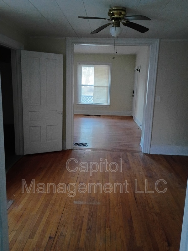 Building Photo - 917 Seymour Ave