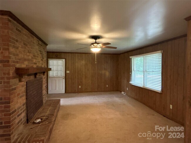 Building Photo - 709 Rock Hill Church Rd