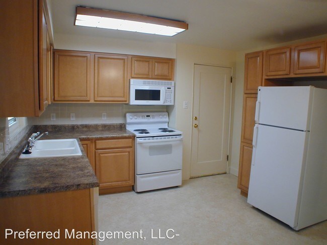 Building Photo - 2601 Henderson Dr